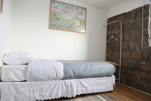 Quarto Twin com Banheiro Compartilhado